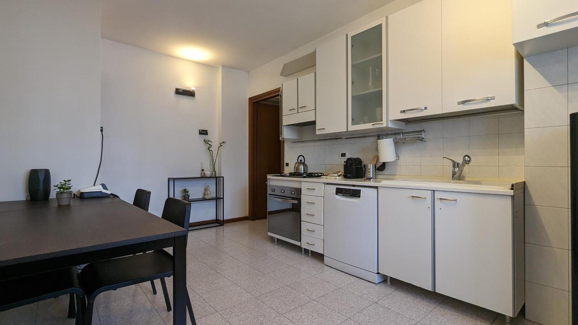 Urban Escape - A Peaceful Getaway Near The Appartamento